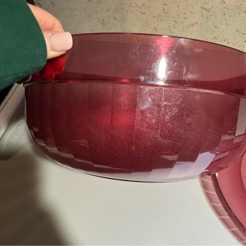 Tupperware VTG Preludio Cranberry Red Large‎ Food Bowl & Pie carrier with Lid
